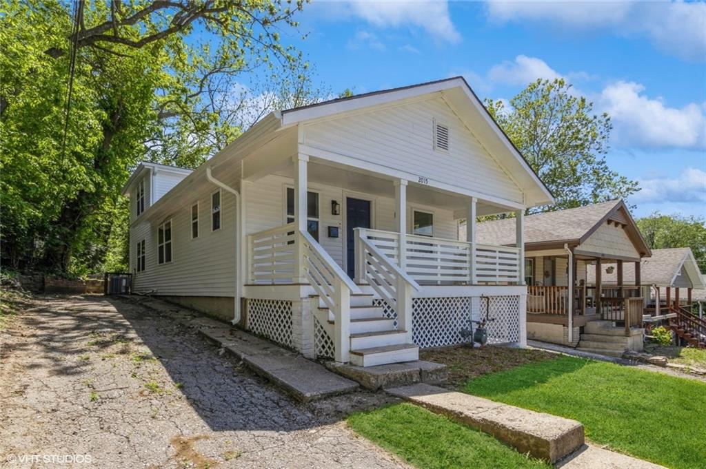 Listing Photo MLS #HMS2550884