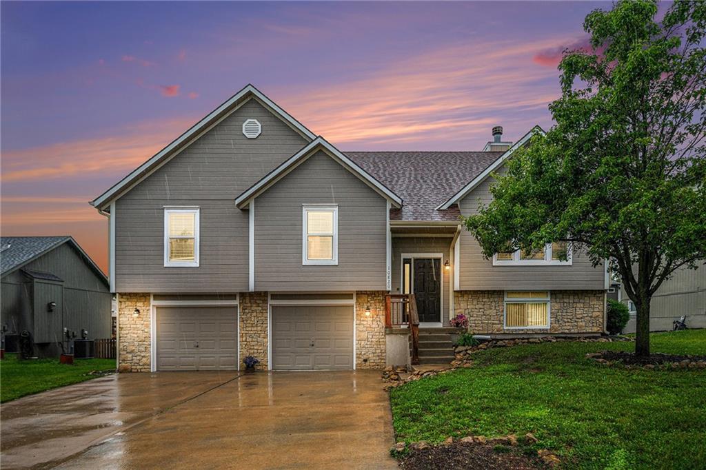 Listing Photo MLS #HMS2550936