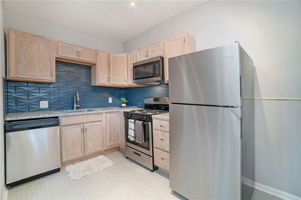 Listing Photo MLS #HMS2550966