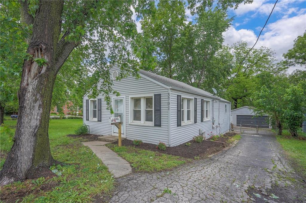 Listing Photo MLS #HMS2551143