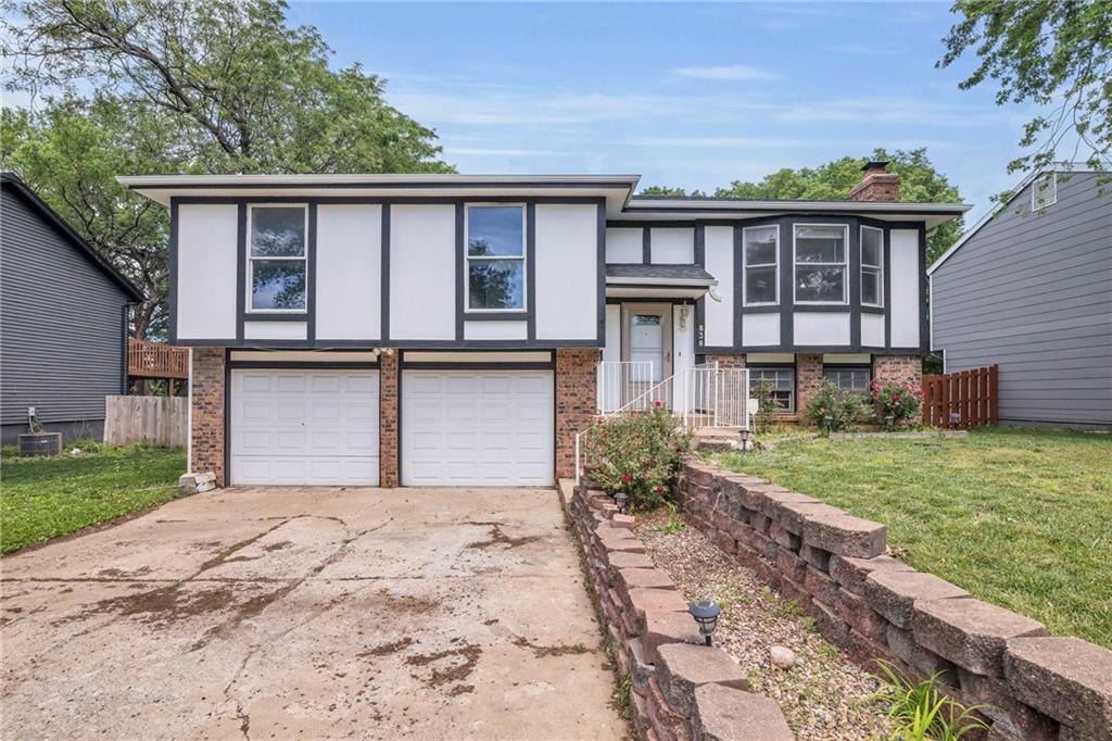 Listing Photo MLS #HMS2551830