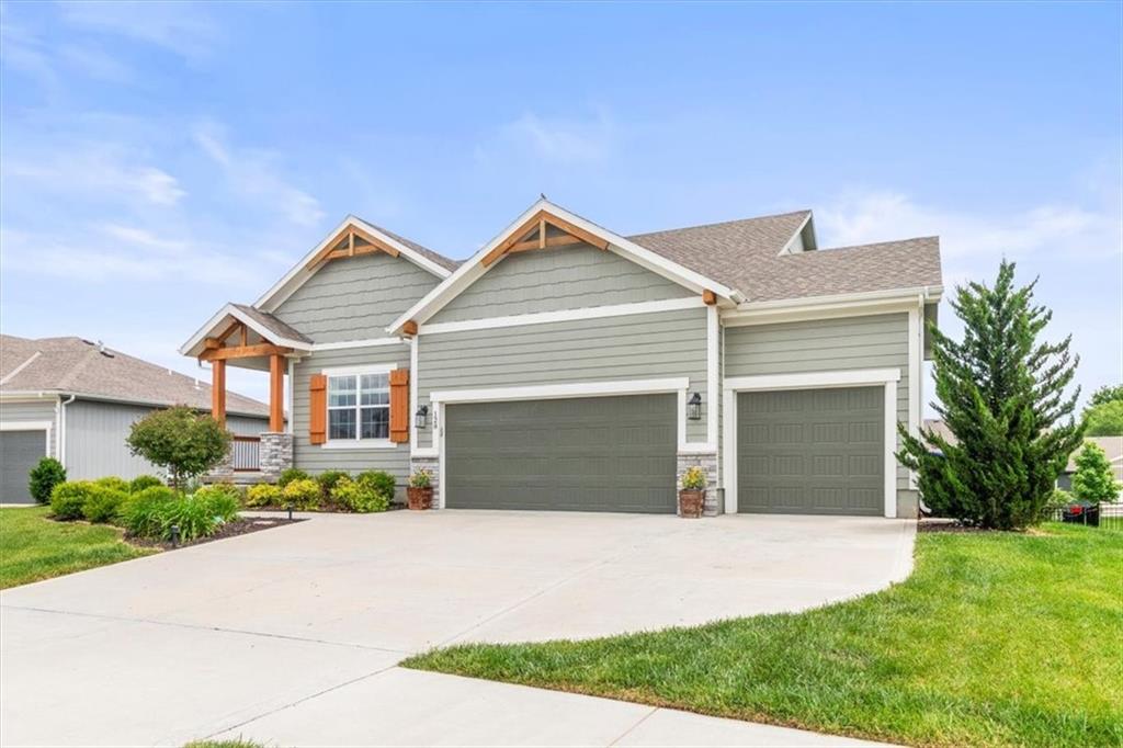 Listing Photo MLS #HMS2552137