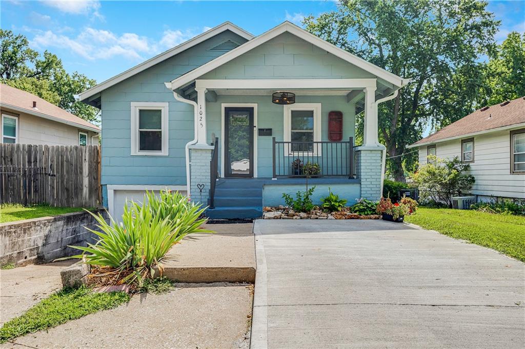 Listing Photo MLS #HMS2552338