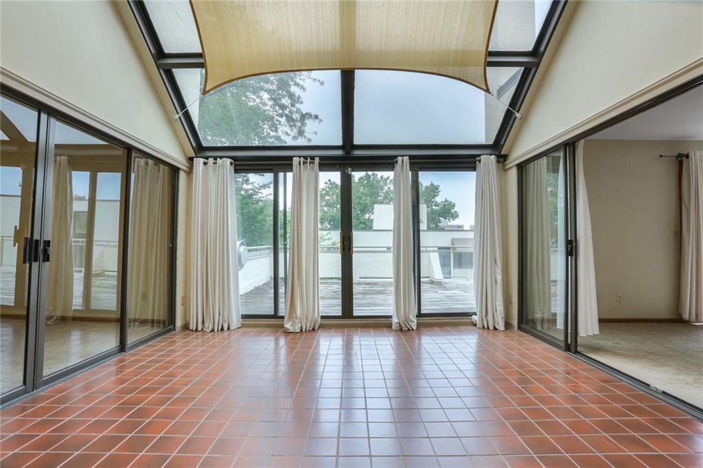 Listing Photo MLS #HMS2552453