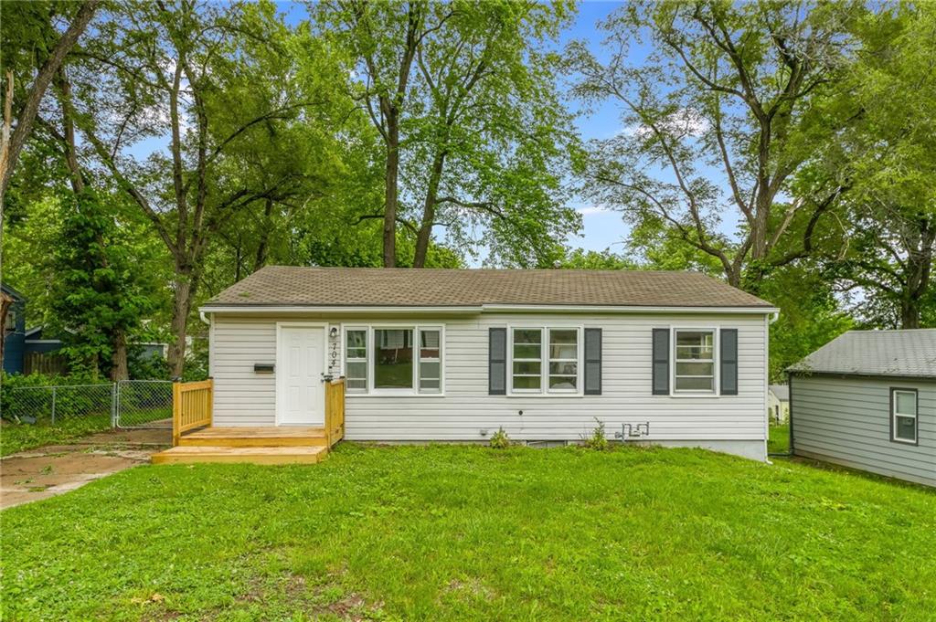 Listing Photo MLS #HMS2552458