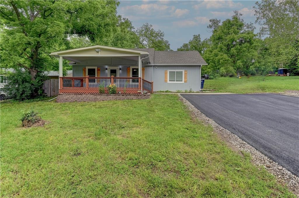 Listing Photo MLS #HMS2553068