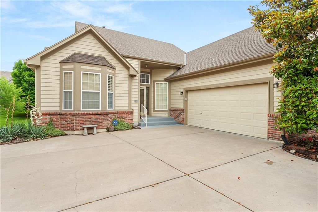 Listing Photo MLS #HMS2553093