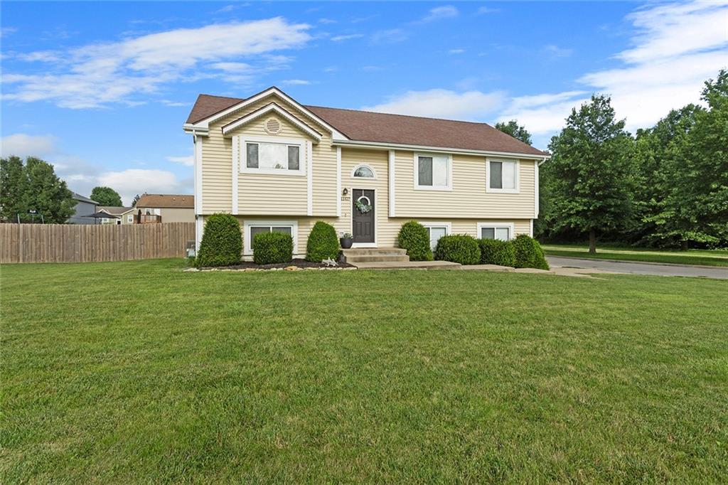 Listing Photo MLS #HMS2553103