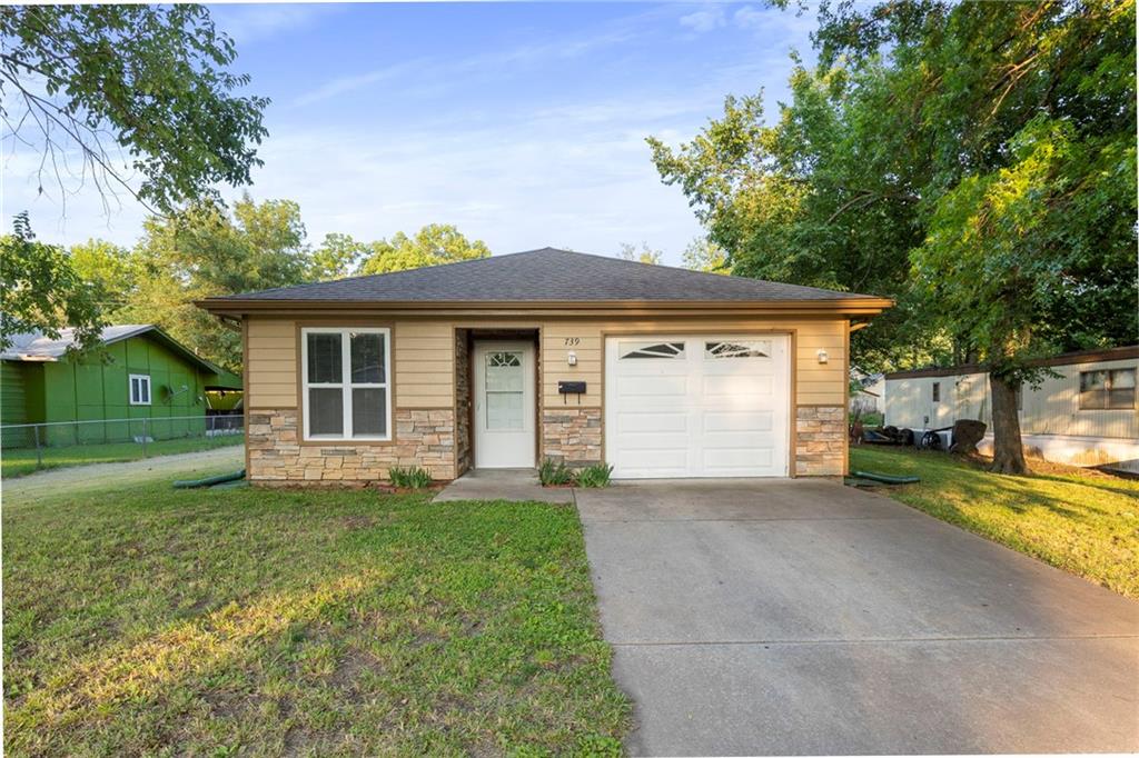 Listing Photo MLS #HMS2553307