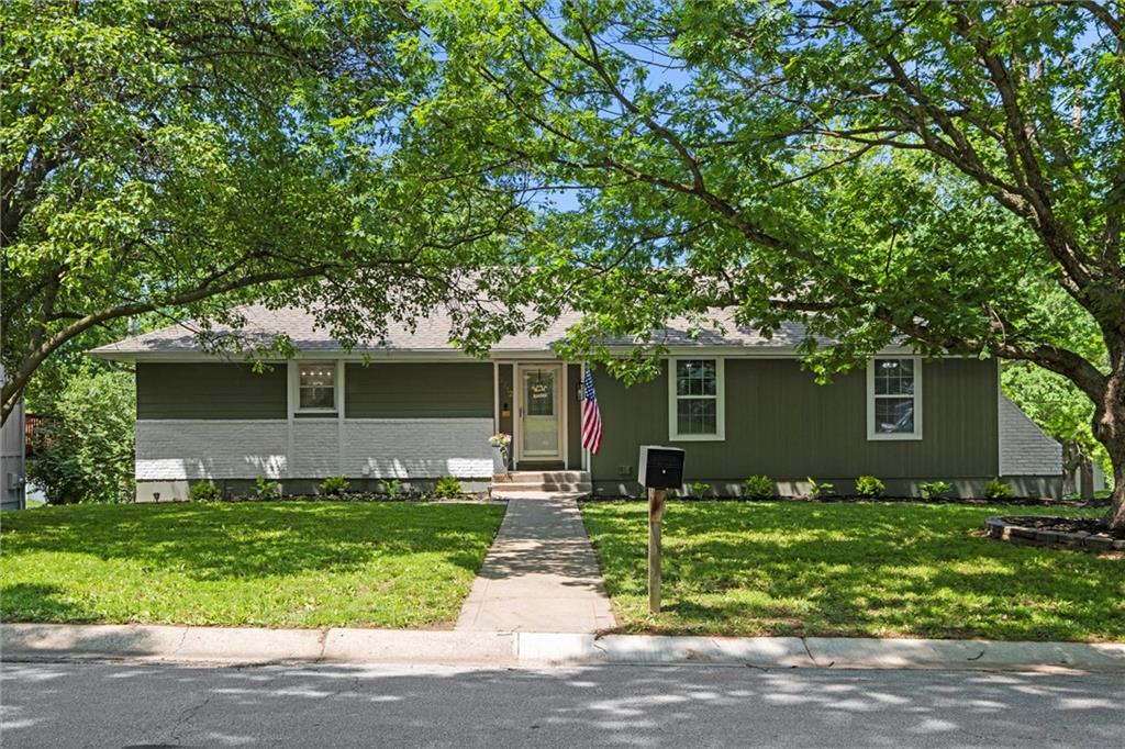Listing Photo MLS #HMS2553326