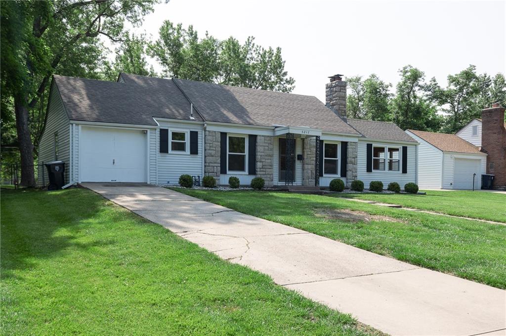 Listing Photo MLS #HMS2553524