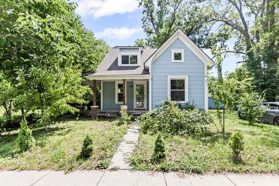 Listing Photo MLS #HMS2553902