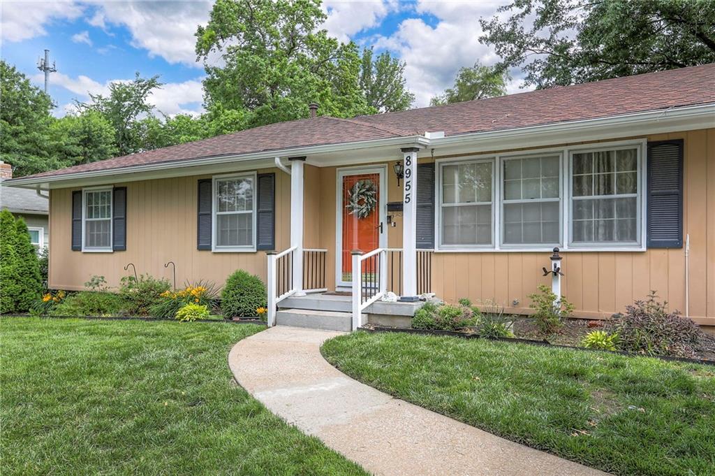 Listing Photo MLS #HMS2555026