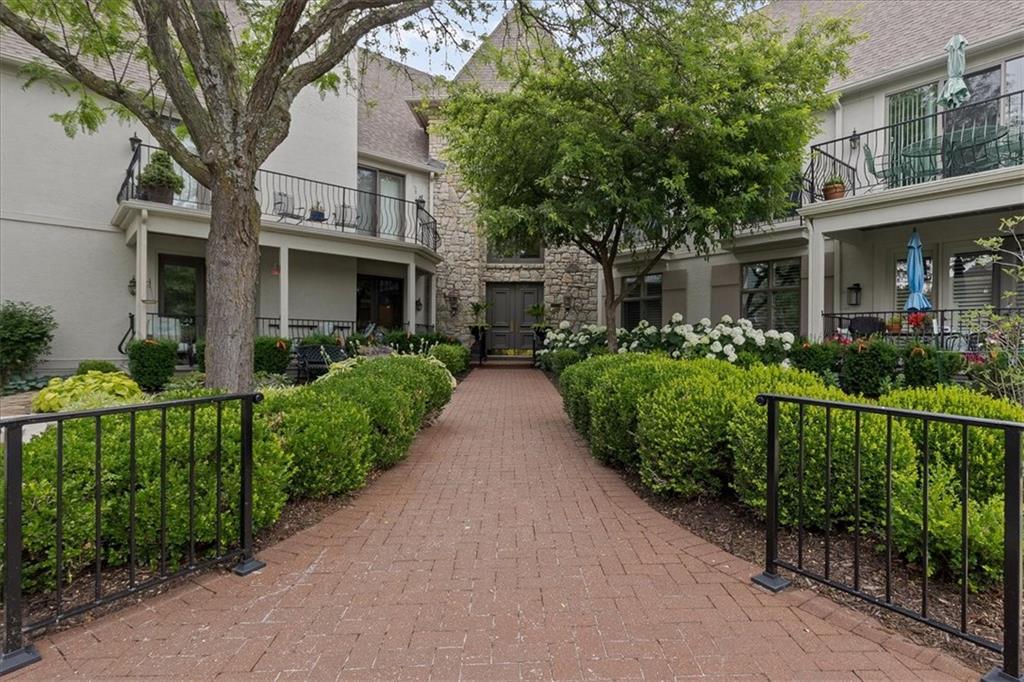 Listing Photo MLS #HMS2555034