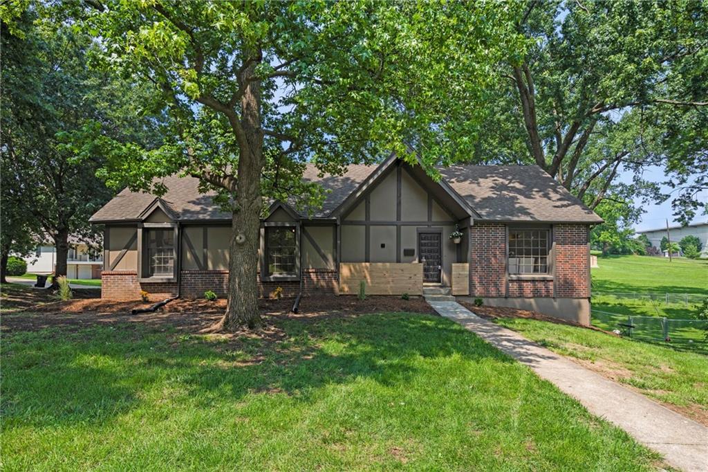 Listing Photo MLS #HMS2555044