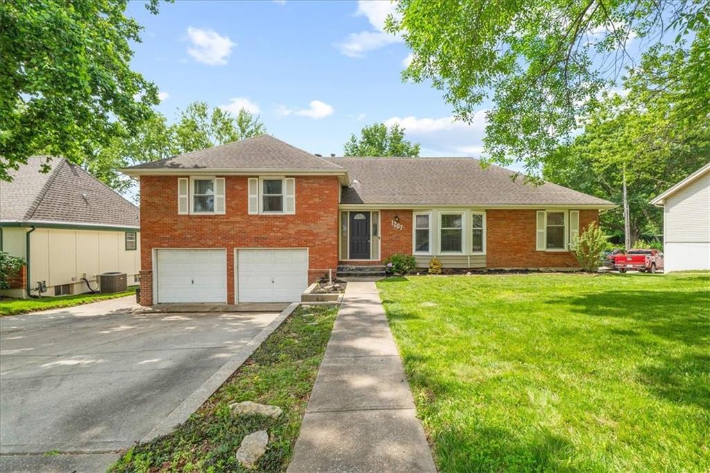 Listing Photo MLS #HMS2555101