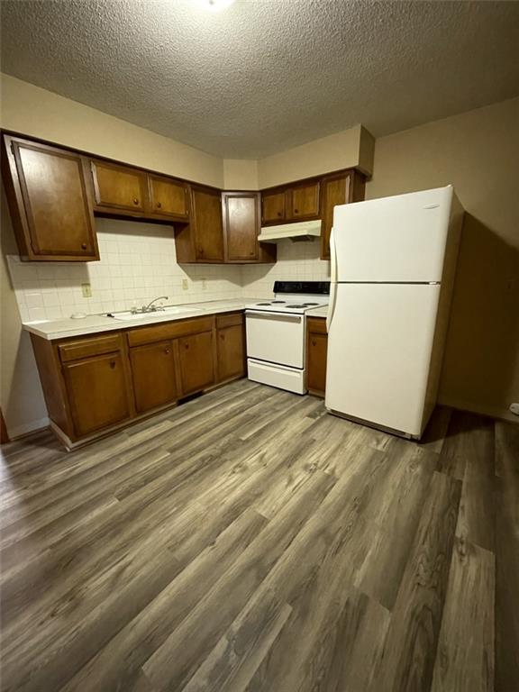 Listing Photo MLS #HMS2555135