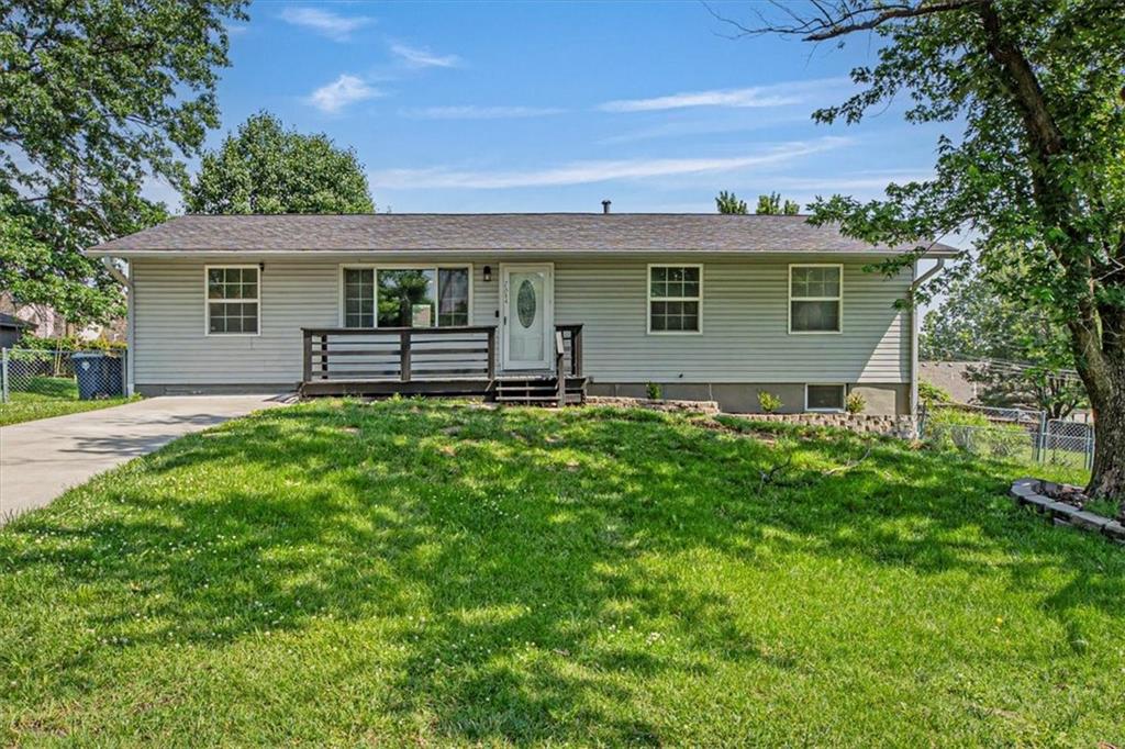 Listing Photo MLS #HMS2555183