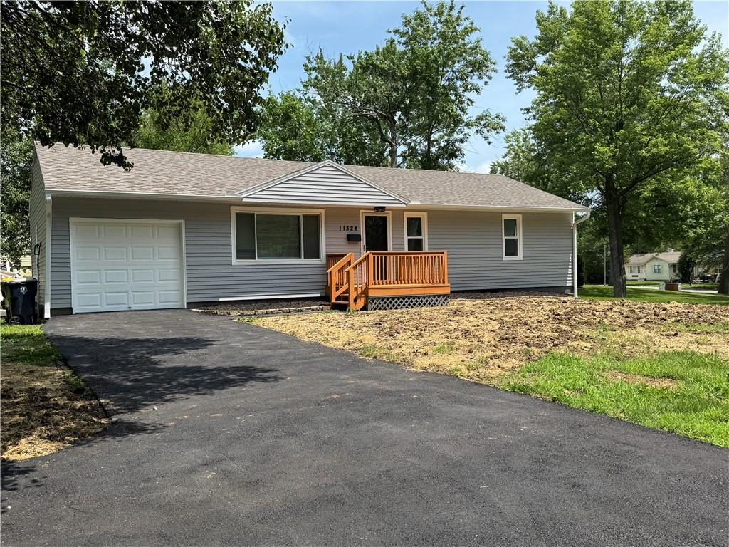Listing Photo MLS #HMS2555341