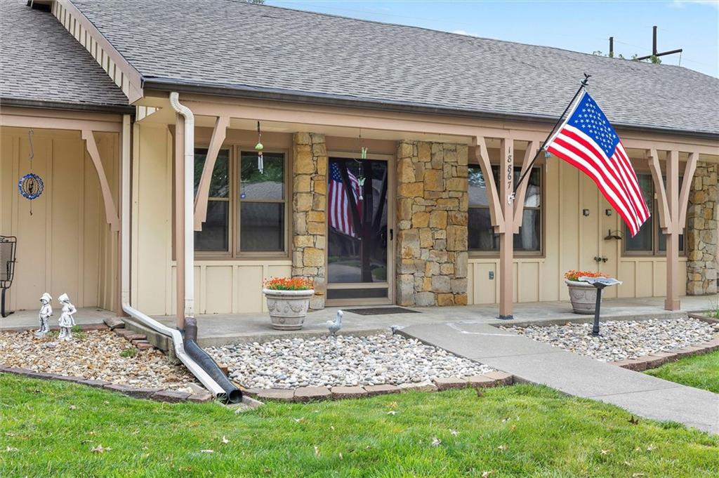 Listing Photo MLS #HMS2555345