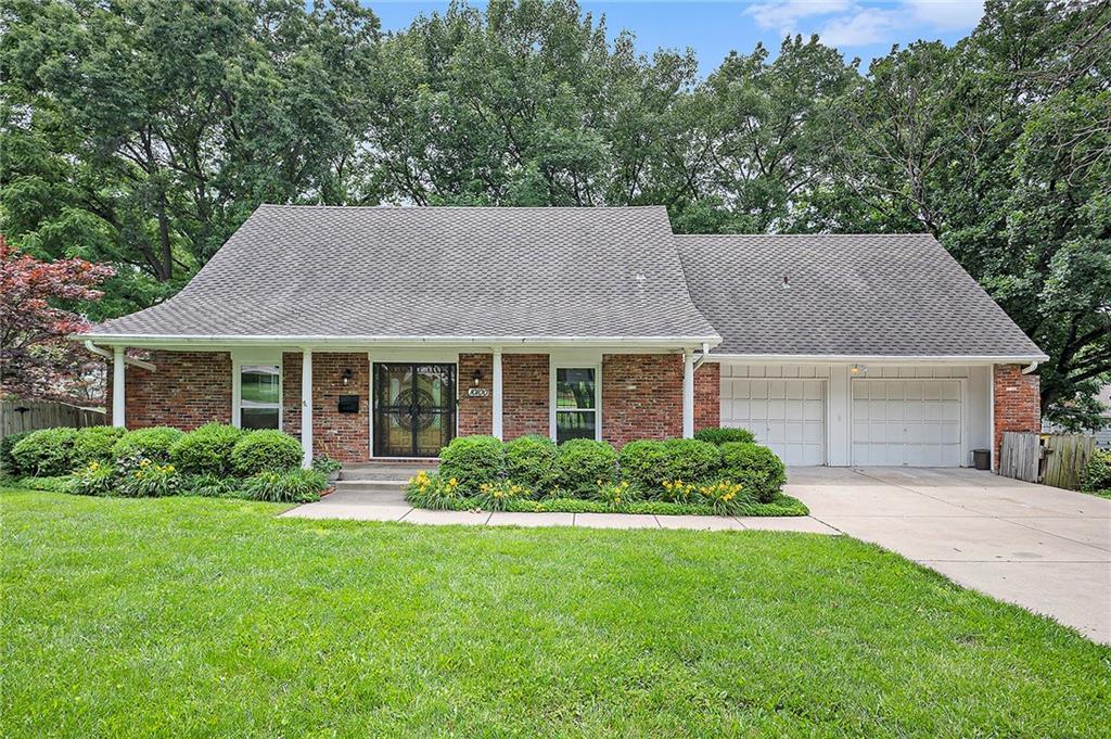 Listing Photo MLS #HMS2555352