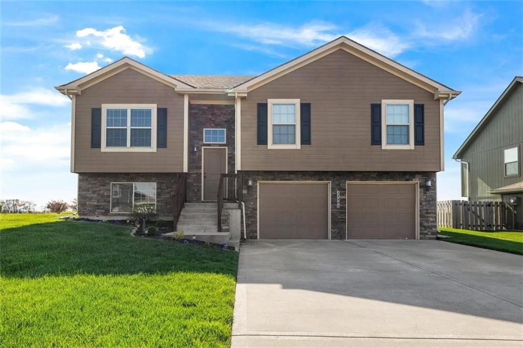 Listing Photo MLS #HMS2555359
