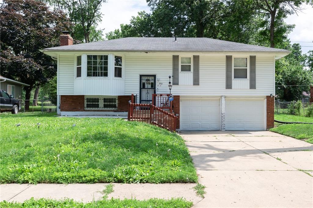 Listing Photo MLS #HMS2555433