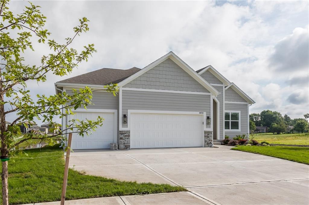 Listing Photo MLS #HMS2555434