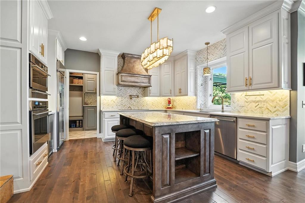 Listing Photo MLS #HMS2555548