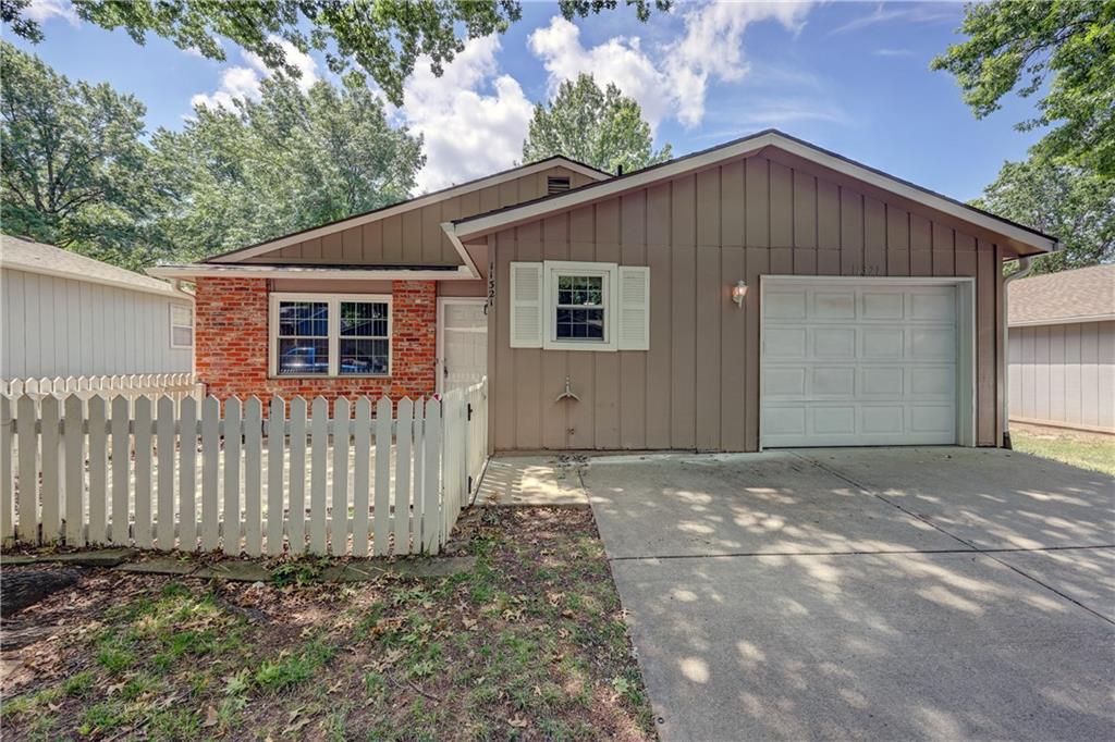 Listing Photo MLS #HMS2555674
