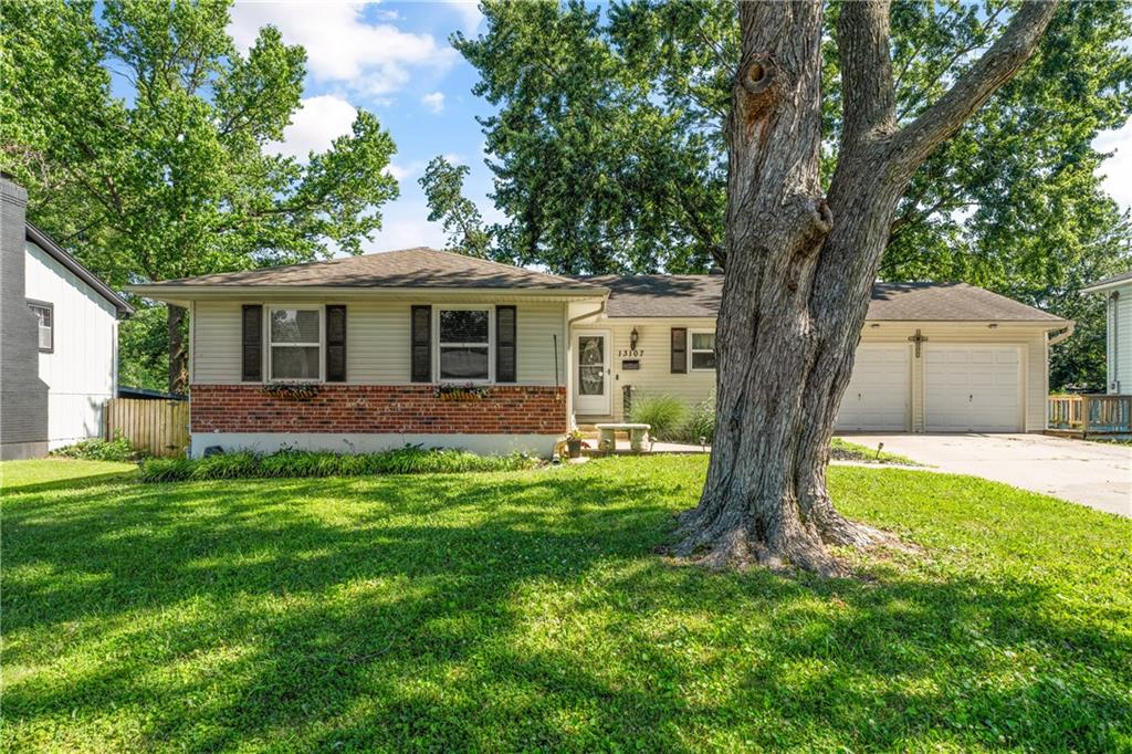 Listing Photo MLS #HMS2555713