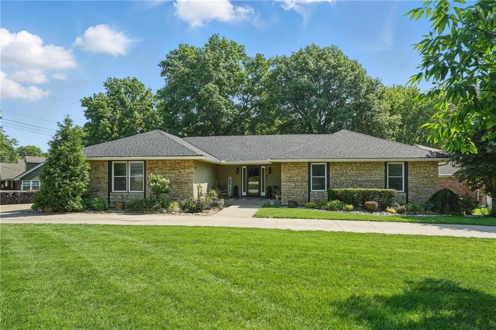 Listing Photo MLS #HMS2555748