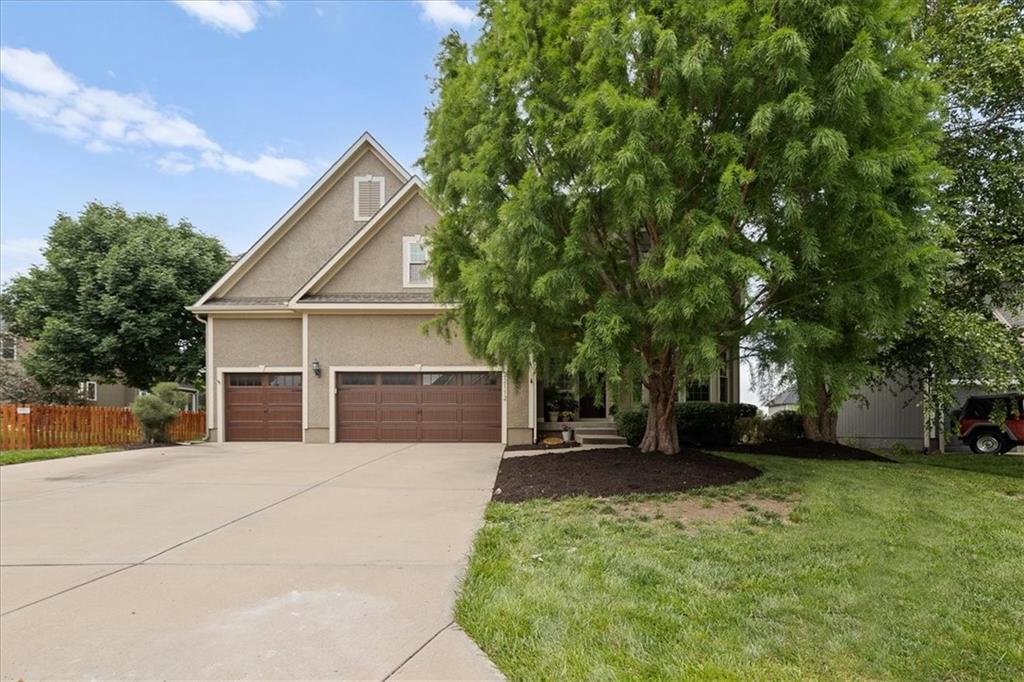Listing Photo MLS #HMS2555807