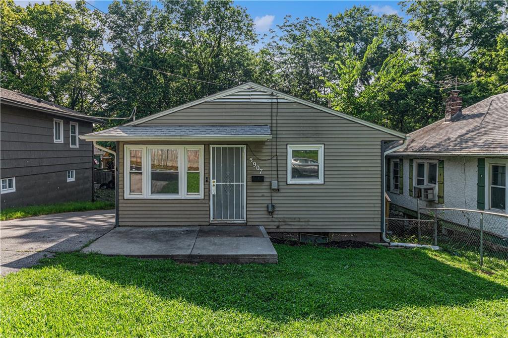 Listing Photo MLS #HMS2555952