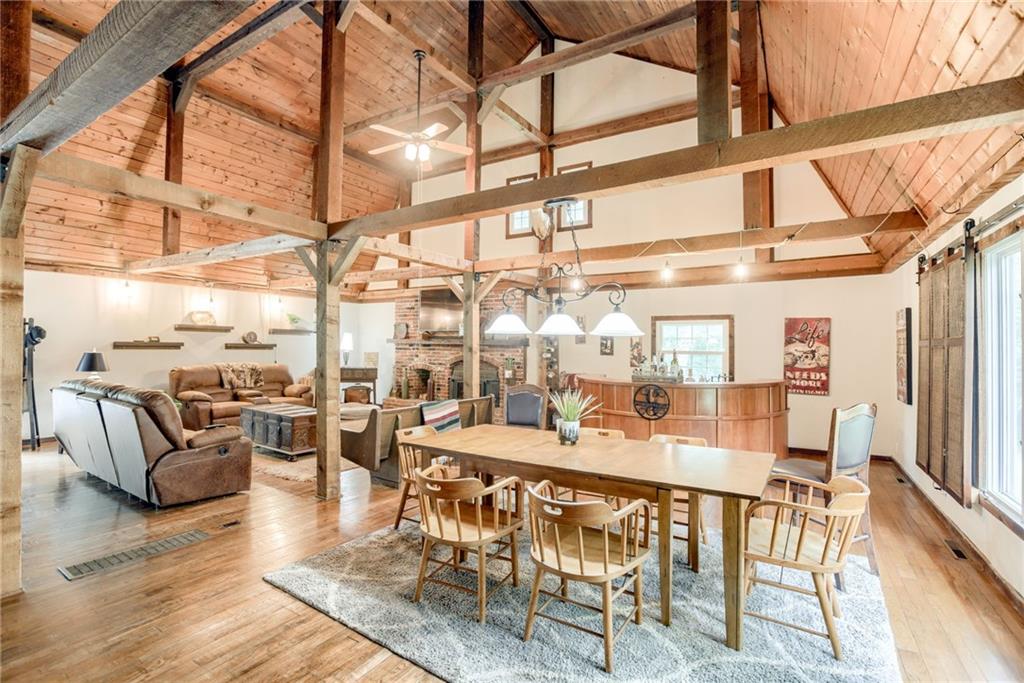 Listing Photo MLS #HMS2555967