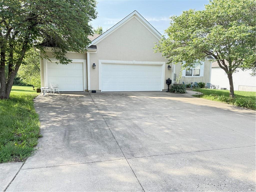 Listing Photo MLS #HMS2555969