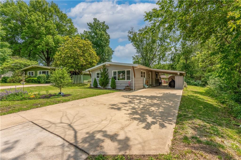 Listing Photo MLS #HMS2556060