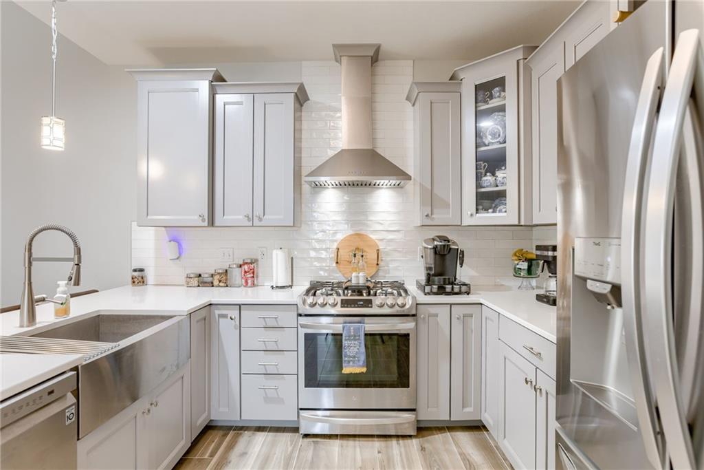 Listing Photo MLS #HMS2556399