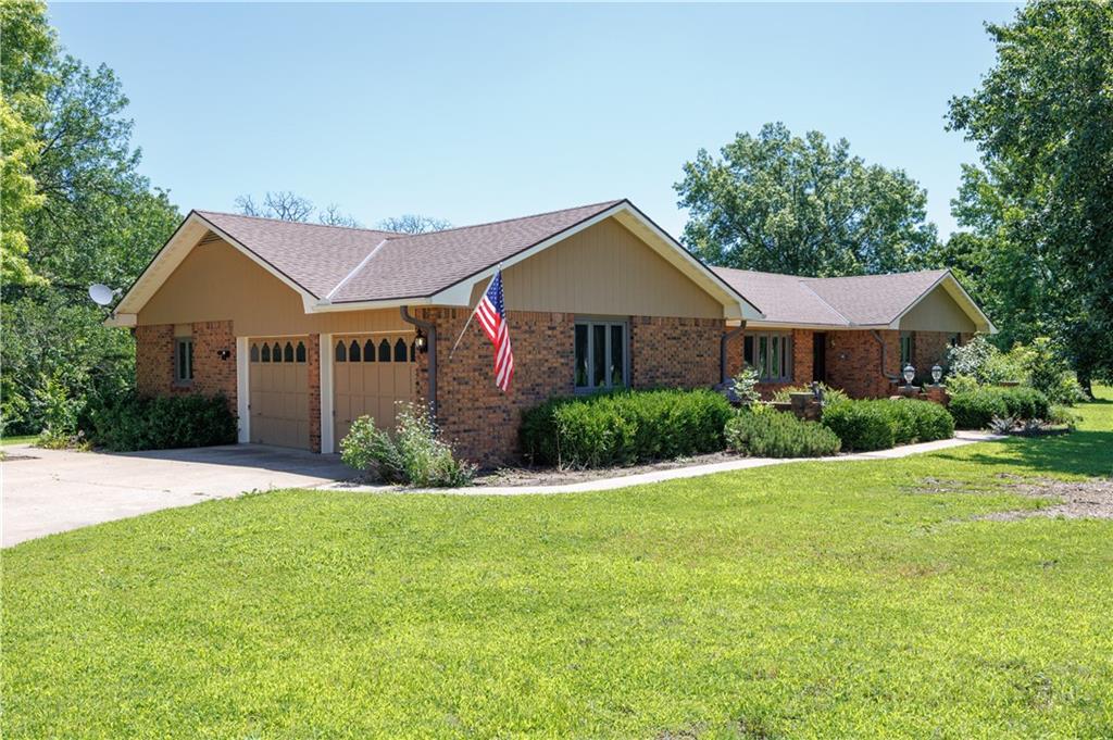 Listing Photo MLS #HMS2556661
