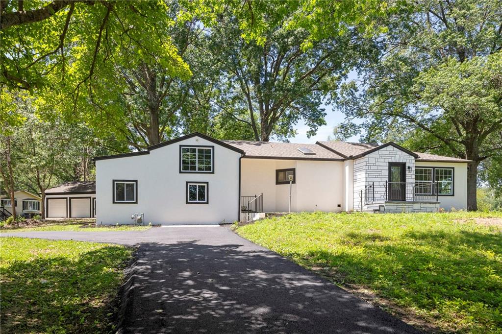 Listing Photo MLS #HMS2556958