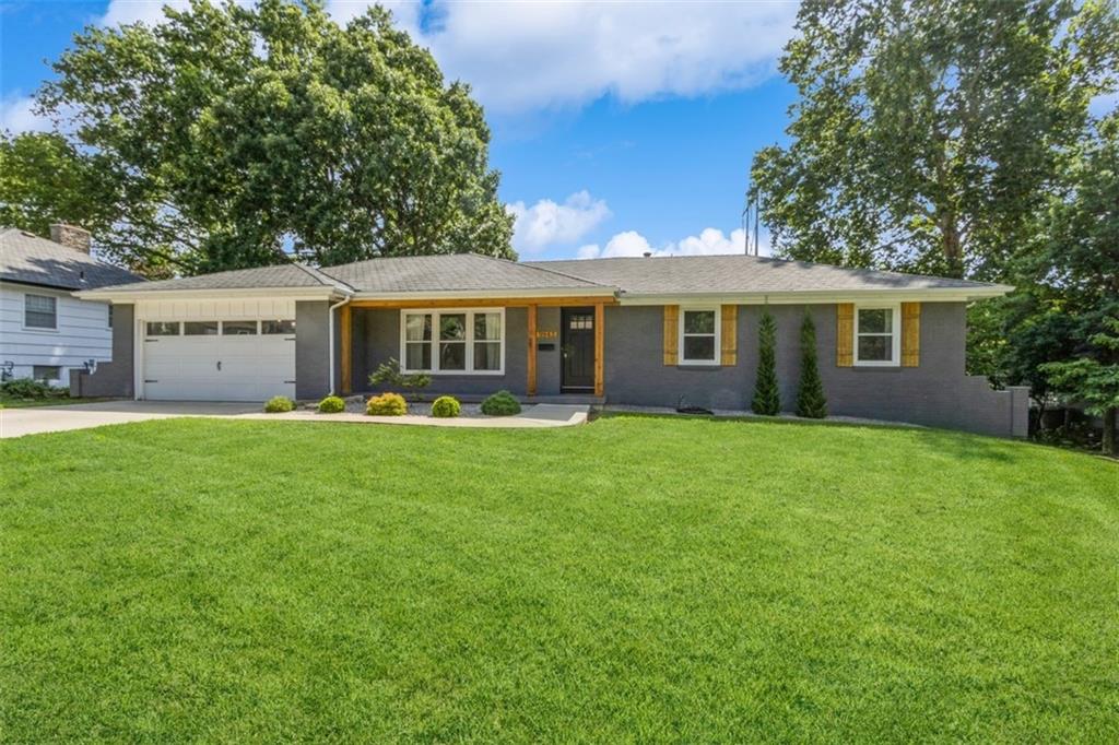 Listing Photo MLS #HMS2557011