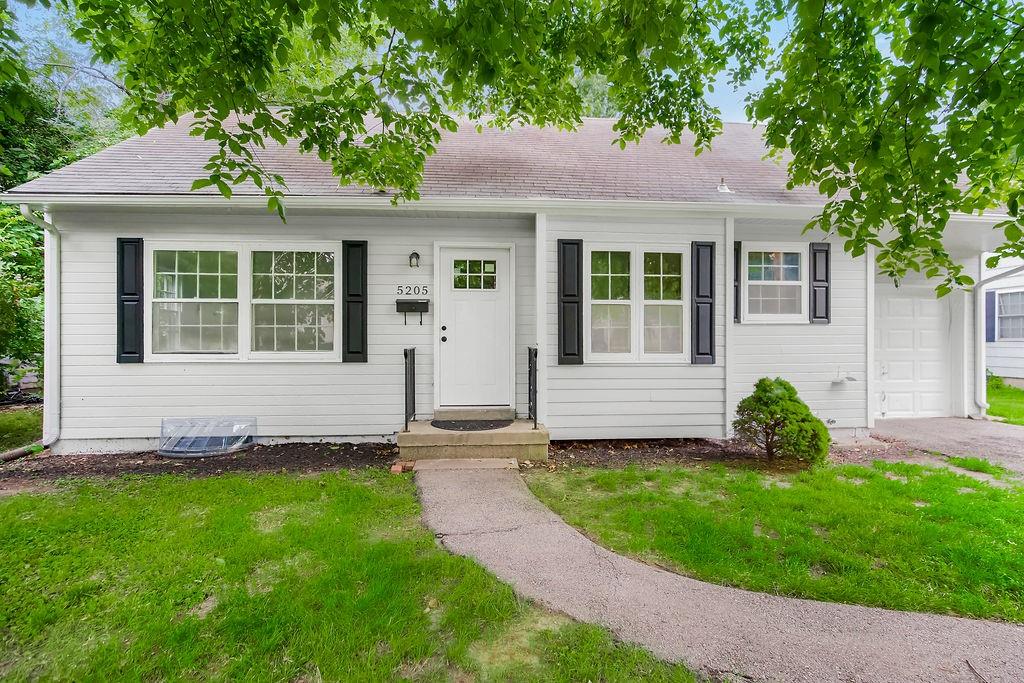 Listing Photo MLS #HMS2557094