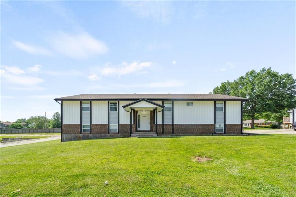 Listing Photo MLS #HMS2557353