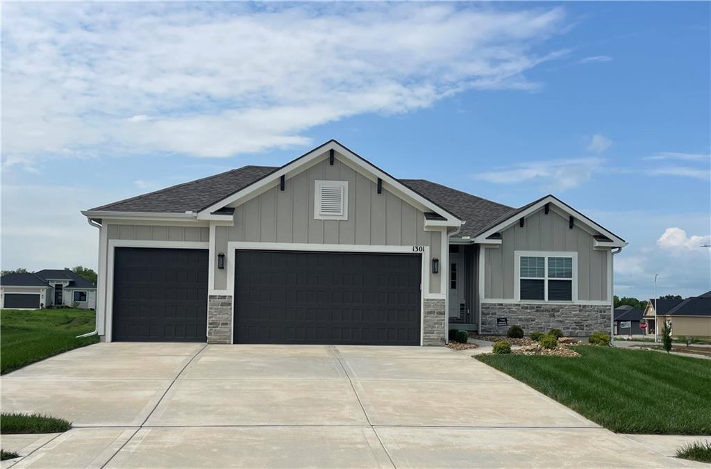 Listing Photo MLS #HMS2557446