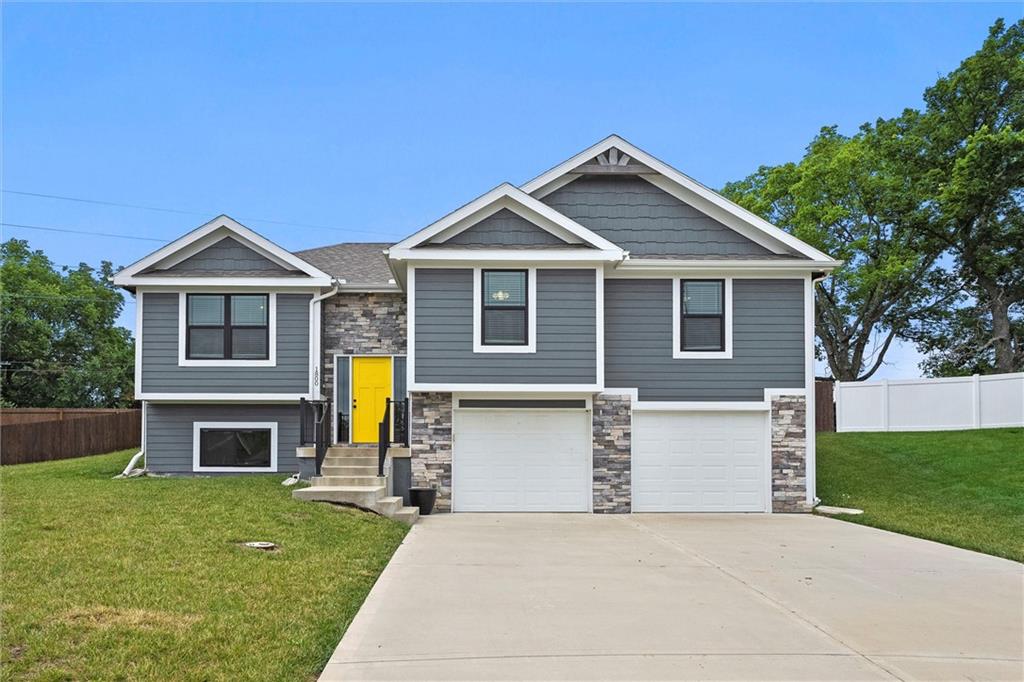 Listing Photo MLS #HMS2557675
