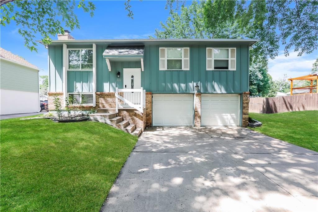 Listing Photo MLS #HMS2557852