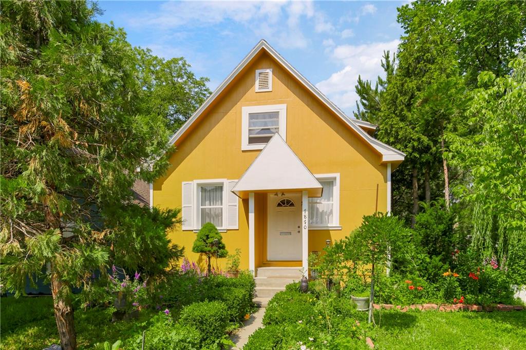 Listing Photo MLS #HMS2557914
