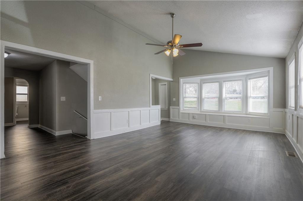 Listing Photo MLS #HMS2557976