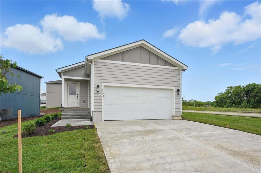 Listing Photo MLS #HMS2558209
