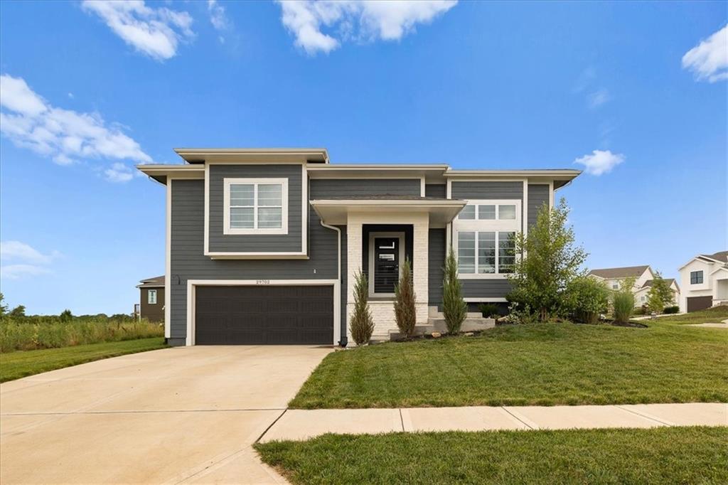 Listing Photo MLS #HMS2558355